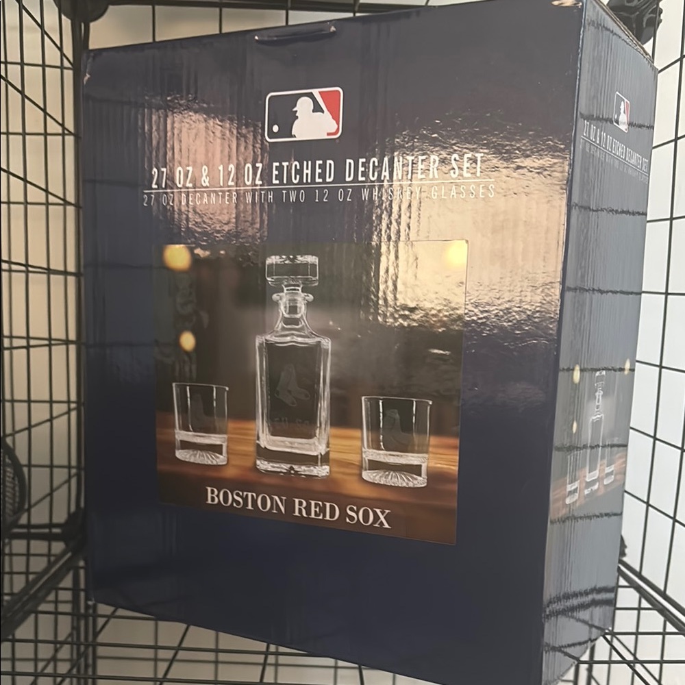 MLB Boston Red Sox Etched Decanter Set